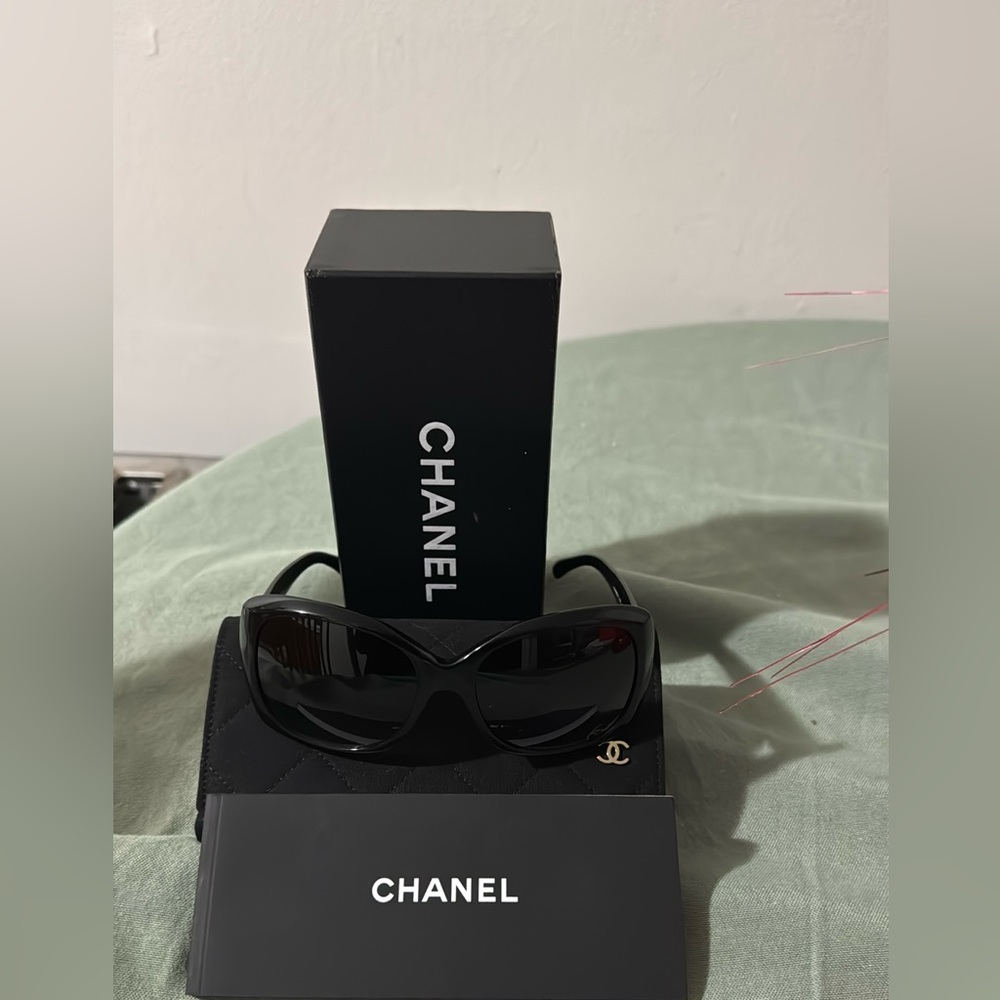 CHANEL Sunglasses